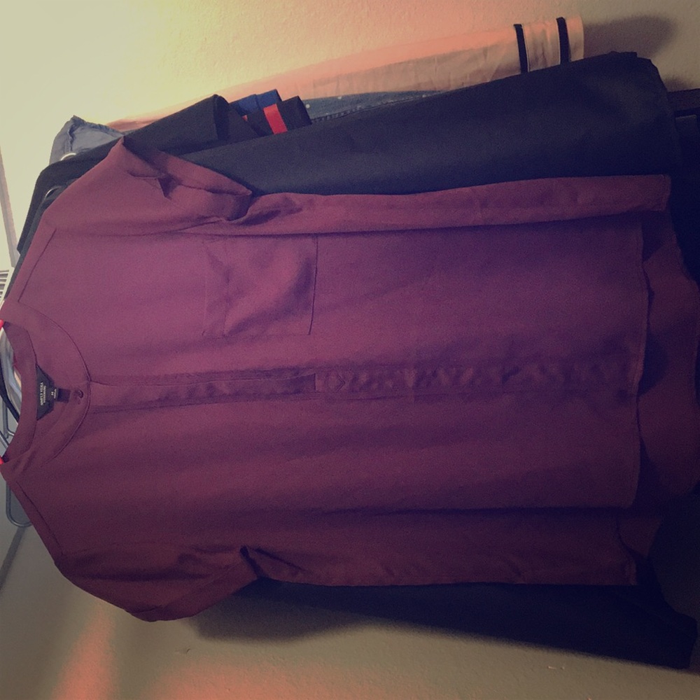Vera wang maroon blouse